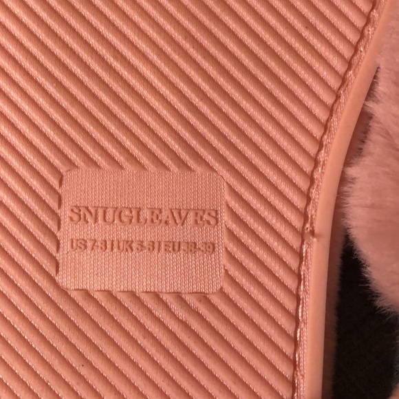 Gorgeously sexy bedroom slippers in blush pink.  Slippers by SNUGLEAVES.  Size 8 - Picture 7 of 8